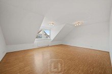 Zimmer 4 als m�gliches Wohnzimmer Gro�z�giges Wohnen �ber den D�chern von Degerloch | 175 qm Wohnfl�che | 5 Zimmer | 2 Dachterrassen