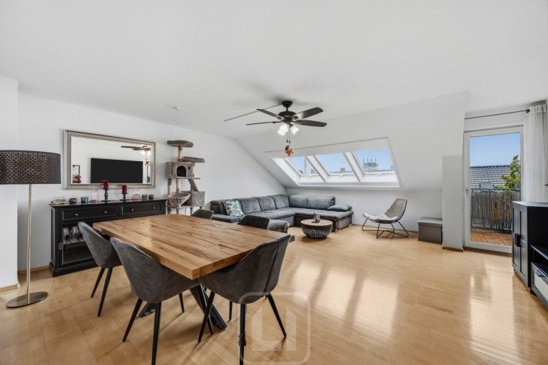 Offener Wohn-und Essbereich Stuttgart Wohnung Lichtdurchflutetes Wohngef�hl mit Loft-Flair | Loggia | Fu�bodenheizung | Tiefgarage