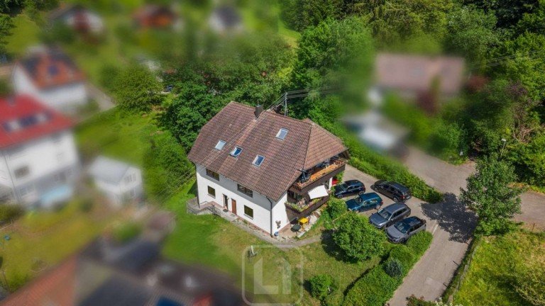 Au�enansicht Calw Mehrfamilienhaus Gepflegtes Mehrfamilienhaus mit 5 Wohneinheiten in ruhiger Wohnlage