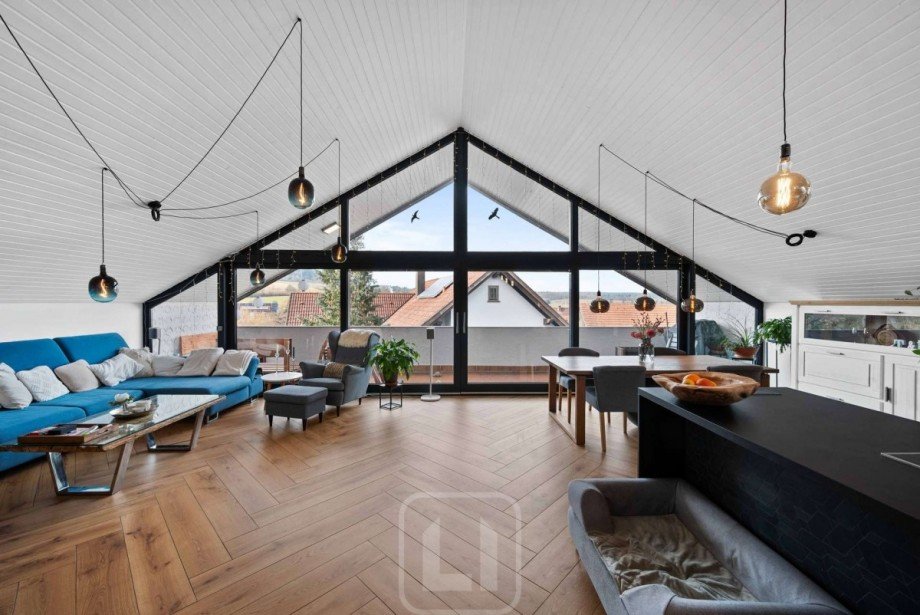 Wohnzimmer mit K�che Dachgeschosswohnung Calw