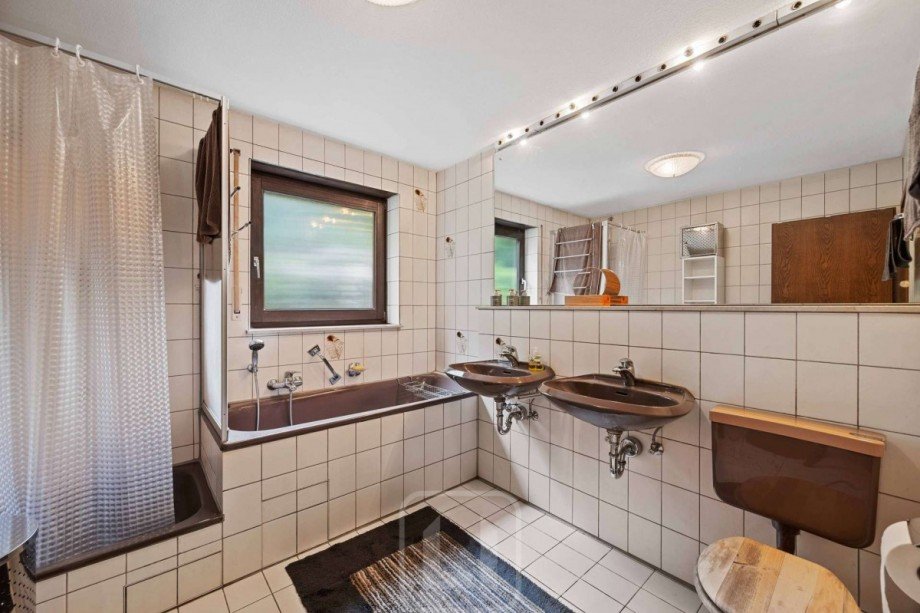 Tagelicht-Badezimmer Dachgeschosswohnung Neuenb�rg