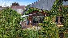 Blick auf die Terrasse Ein Zuhause zum Verlieben | Natur pur | Einfamilienhaus inkl. Einliegerwohnung mit idyllischem Flair
