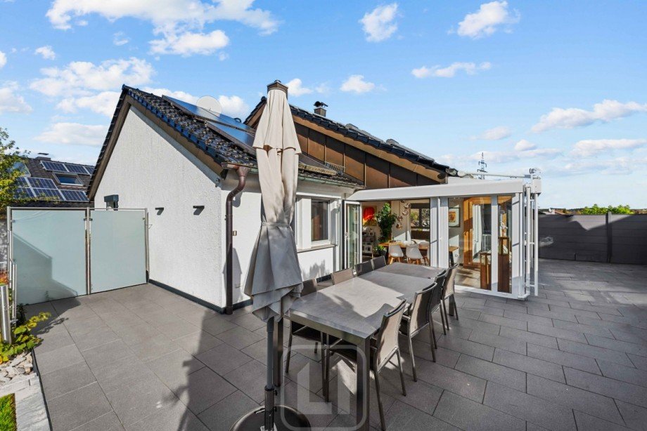 Harmonische Verbindung Einfamilienhaus Tiefenbronn