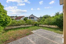 Platz f�r eine Longe Wohnen mit WOW-Effekt: Exklusives KfW-60-Einfamilienhaus mit Gartenidylle, Glaskamin & W�rmepumpe