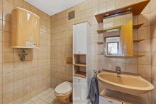 Wohnung 2 | Badezimmer Gepflegtes Mehrfamilienhaus mit 5 Wohneinheiten in ruhiger Wohnlage