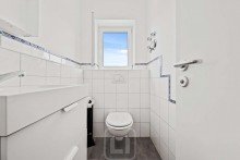 Separates WC mit Fenster Lichtdurchflutete Maisonette-Whg. mit 115 m� Wohnfl�che + 42 m� im DG | S�dbalkon | Garage