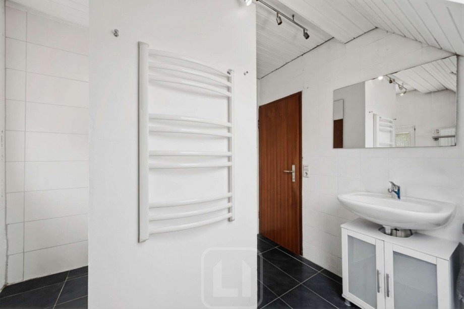 Dusche | Waschbecken Doppelhaush�lfte Nagold