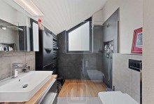 Zweites Tageslichtbad Gro�z�gige 5-Zimmer-Wohnung mit exzellenter Raumaufteilung, Licht, Weite und Komfort | Stellplatz