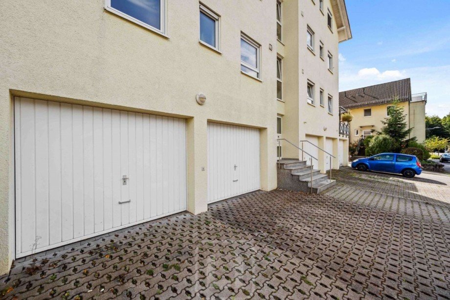 Garage | Stellplatz Maisonettewohnung Neuenb�rg