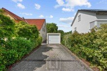 Platz f�r ein Wohnmobil Wohnen mit WOW-Effekt: Exklusives KfW-60-Einfamilienhaus mit Gartenidylle, Glaskamin & W�rmepumpe