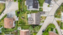 Vogelperspektive Gro�z�giges Einfamilienhaus | 205 m� WoFl. | Traumgarten & Terrasse | 2 Garagen
