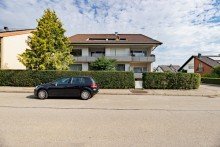 S�d-Ansicht Moderne 3-Zi-Wohnung in Nufringen | 1. OG | S�dbalkon | Garage | Neu: EBK, Bad, Fenster und B�den