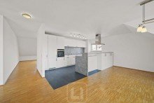 Offene K�che mit Kochinsel Gro�z�giges Wohnen �ber den D�chern von Degerloch | 175 qm Wohnfl�che | 5 Zimmer | 2 Dachterrassen