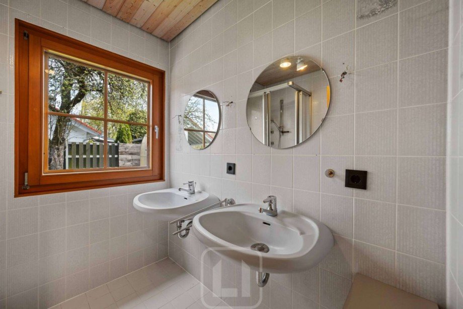 Tageslichtbad mit Dusche & WC Einfamilienhaus Kirchheim