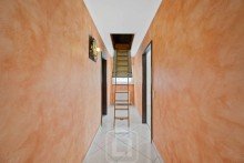 Zugang zum Dachgeschoss Gro�z�giges Einfamilienhaus | 205 m� WoFl. | Traumgarten & Terrasse | 2 Garagen