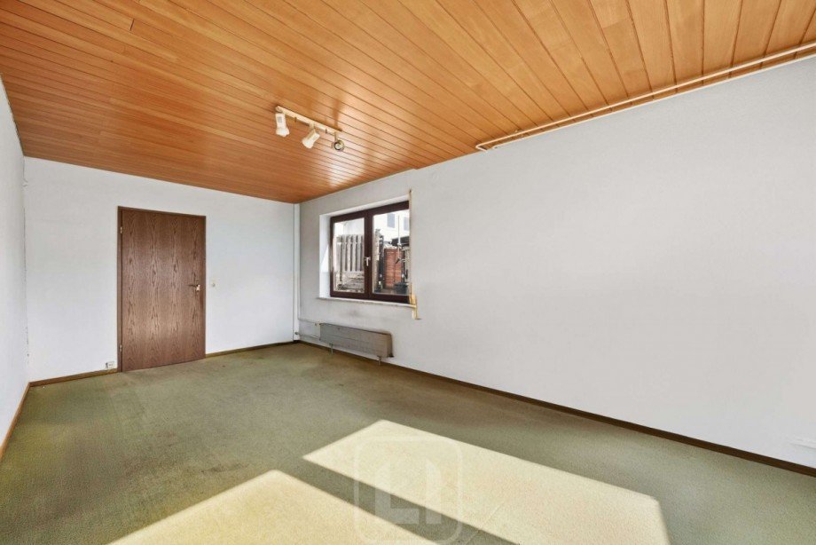 Zimmer 2 Doppelhaush�lfte B�blingen