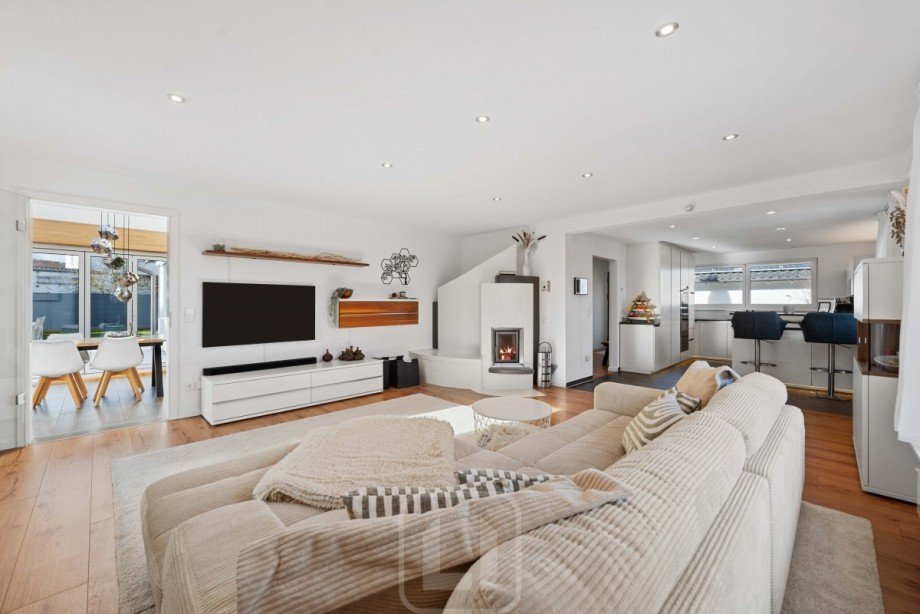 EG I Wohlf�hlbereich mit Kamin Einfamilienhaus Tiefenbronn