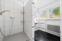 Badezimmer Zweifamilienwohnhaus voller Charme | Traumhafte Aussicht | Gr�ner Garten | Pure Lebensfreude