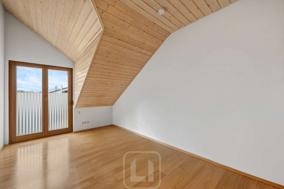 Schlafzimmer 1 Ausgang Balkon Doppelhaush�lfte Althengstett