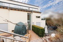 ...Zugang ins Haus Architektonisches & energetisches Meisterwerk in Toplage!