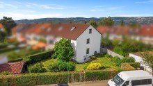 Seitliche Luftaufnahme Gepflegtes Reihenendhaus | Sch�ner gro�er Garten | Vielseitiges Raumangebot | Attraktive Lage