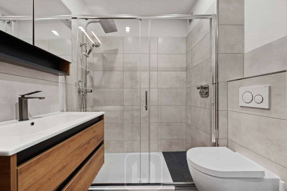 Modernes Badezimmer Etagenwohnung Unterreichenbach