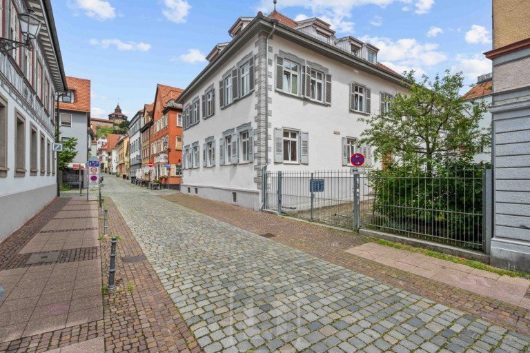 Ansprechendes Fachwerk Esslingen am Neckar Dachgeschosswohnung Exklusives Wohnen im historischen Esslingen | 3,5 -Zimmer | ca. 98 m� repr�sentative Wohnfl�che