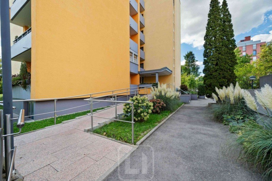 Gepflegte Au�enanlage Etagenwohnung Sindelfingen