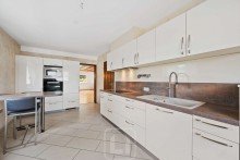 1. OG | Moderne Einbauk�che Gro�z�giges Einfamilienhaus | 205 m� WoFl. | Traumgarten & Terrasse | 2 Garagen
