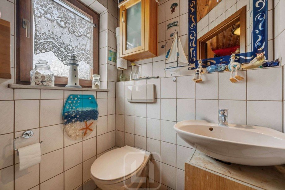 G�ste-WC Doppelhaush�lfte Althengstett